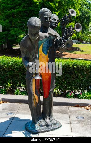 Statua in memoria del capo Tootie Montana e degli indiani Mardi Graw. New Orleans Jazz National Historical Park, New Orleans, Louisiana, Stati Uniti. Foto Stock