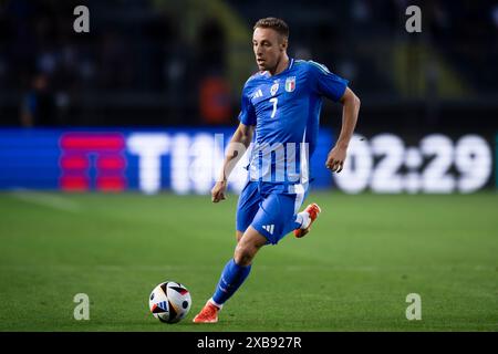 Empoli, Italia. 9 giugno 2024. Davide Frattesi in azione durante l'amichevole tra Italia e Bosnia Erzegovina. Crediti: Nicolò campo/Alamy Live News Foto Stock