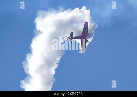 ISTANBUL, TURKIYE - 01 MAGGIO 2023: Marocchina marocchina verte - presentazione della squadra di dimostrazione acrobatica di marcia verde all'aeroporto Ataturk di Istanbul durante Teknofes Foto Stock