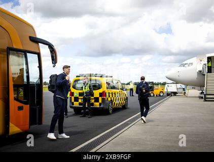 Rotterdam, Paesi Bassi. 11 giugno 2024. ROTTERDAM - Wout Weghorst della nazionale olandese prima della partenza per la Germania. La selezione va a Wolfsburg per il campo di allenamento in vista del Campionato europeo di calcio. ANP SEM VAN DER WAL credito: ANP/Alamy Live News Foto Stock