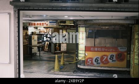 Tokyo - 2024 maggio 20: Centro commerciale sotterraneo Asakusa. È stato costruito nel 1955, Asakusa Underground Mall è diventato il terzo edificio di questo tipo Foto Stock