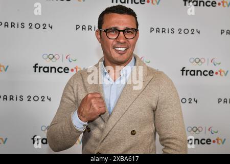 Il pugile francese Brahim Asloum posa per una fotochiamata prima della conferenza stampa francese "Paris 2024" tenutasi a Parigi l'11 giugno 2024. Foto di Firas Abdullah/ABACAPRESS. COM Foto Stock