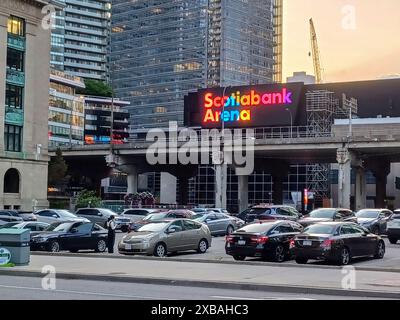 Toronto, ONTARIO, Canada – 11 settembre 2023: Il logo e il marchio dello stadio Scotiabank Arena nel centro di Toronto Foto Stock
