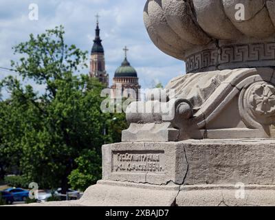 CHARKIV, UCRAINA - 8 GIUGNO 2024 - la fondazione di un monumento è raffigurata a Charkiv, Ucraina nord-orientale. Foto Stock