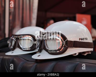 Brescia, Italia. 11 giugno 2024. I partecipanti prima della 1000 miglia Race 2022, a Brescia (BS), Italia il 10 giugno 2024. Credito: Agenzia fotografica indipendente/Alamy Live News Foto Stock