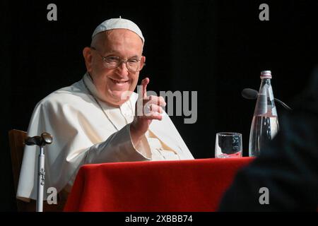 Roma, Italia. 11 giugno 2024. **NO LIBRI** Italia, Roma, 2024/6/11. Papa Francesco durante la riunione sacerdotale presso la Pontificia Università Salesiana di Roma . Foto dei MEDIA VATICANI / Catholic Press Photo Credit: Agenzia fotografica indipendente / Alamy Live News Foto Stock