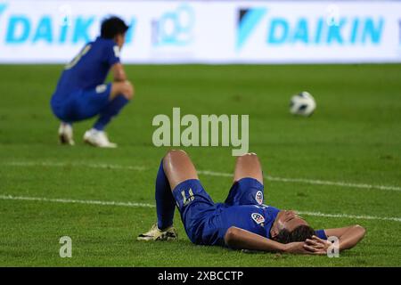 Bangkok, Thailandia. 11 giugno 2024. Suphanat Mueanta #17 della Thailandia visto in azione durante la partita del gruppo C di qualificazione della Coppa del mondo 2026 tra Thailandia e Singapore allo stadio nazionale Rajamangala. Punteggio finale; Thailandia 3 : 1 Singapore. Credito: SOPA Images Limited/Alamy Live News Foto Stock