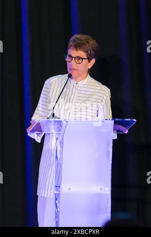 St. Paul, Minnesota, Stati Uniti. 11 giugno 2024. ILANA KLOSS parla durante i 2024 premi PWHL che si sono tenuti all'Intercontinental Hotel nel centro di St. Paul, Minnesota. (Immagine di credito: © Steven Garcia/ZUMA Press Wire) SOLO PER USO EDITORIALE! Non per USO commerciale! Crediti: ZUMA Press, Inc./Alamy Live News Foto Stock