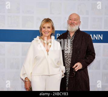 Diana Koerner, Roland Renner bei der Bertelsmann Sommerparty in der Bertelsmann Repräsentanz Berlin. *** Diana Koerner, Roland Renner al Bertelsmann Summer Party presso l'ufficio di rappresentanza Bertelsmann a Berlino Foto Stock