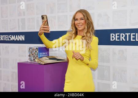 Jenny Elvers bei der Bertelsmann Sommerparty in der Bertelsmann Repräsentanz Berlin. *** Jenny elvers al Bertelsmann Summer Party presso l'ufficio di rappresentanza Bertelsmann Berlin Foto Stock