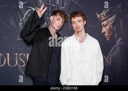 Anteprima - CASA DEL DRAGO Heiko Lochmann e Roman Lochmann bei dem Premieren Event von HOUSE OF THE DRAGON Staffel 2 im CineStar Tegel am 11.06.2024 a Berlino. *** Premiere HOUSE OF THE DRAGON Heiko Lochmann e Roman Lochmann al primo evento di HOUSE OF THE DRAGON stagione 2 al CineStar Tegel l'11 06 2024 a Berlino Copyright: XEventpressxKochanx Foto Stock