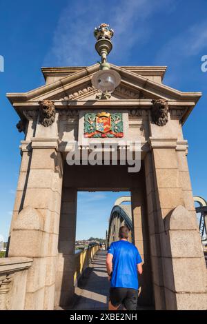 Inghilterra, Kent, Rochester, il vecchio ponte sul fiume Medway Foto Stock