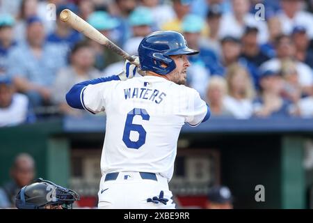 Kansas City, Missouri, Stati Uniti. Kansas City, Missouri, Stati Uniti. 11 giugno 2024. L'esterno dei Kansas City Royals Drew Waters (6) batte contro i New York Yankees al Kauffman Stadium di Kansas City, Missouri. David Smith/CSM/Alamy Live News Credit: Cal Sport Media/Alamy Live News Foto Stock