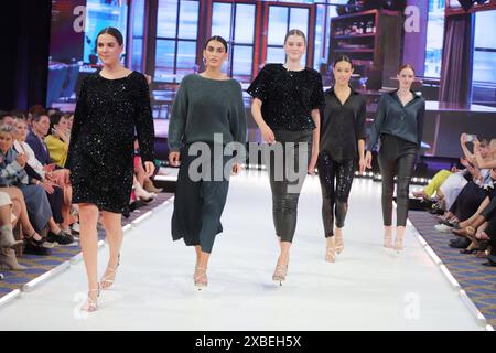 Ernstings Fashion Show im Atlantic Hotel Hamburg , Ernstings Fashion Show, Atlantic Hotel Hamburg, 11.06.2024 *** Ernstings Fashion Show at the Atlantic Hotel Hamburg , Ernstings Fashion Show, Atlantic Hotel Hamburg, 11 06 2024 Copyright: XEventpressxBecherx Foto Stock