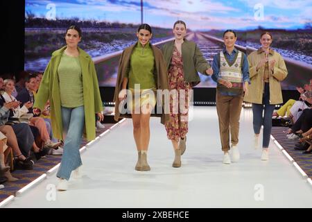 Ernstings Fashion Show im Atlantic Hotel Hamburg , Ernstings Fashion Show, Atlantic Hotel Hamburg, 11.06.2024 *** Ernstings Fashion Show at the Atlantic Hotel Hamburg , Ernstings Fashion Show, Atlantic Hotel Hamburg, 11 06 2024 Copyright: XEventpressxBecherx Foto Stock