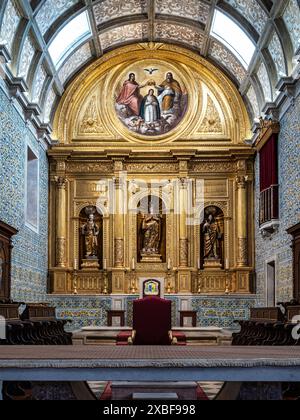 Interno della cattedrale di Faro, cattedrale se a Faro, Algarve in Portogallo. Con pareti finemente decorate con piastrelle azulejos. Foto Stock