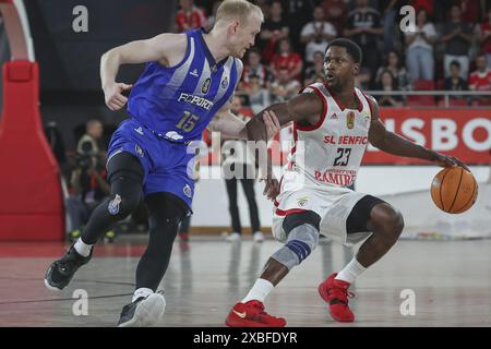 Lisbona, 10/06/2024 - lo Sport Lisboa e Benfica sono stati incoronati 2023/24 campioni nazionali di basket questo pomeriggio dopo aver battuto il Futebol Clube do Porto al Pavilhão da Luz di Lisbona Foto Stock