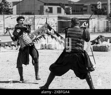 Capitulaciones festività medievali a santa fe, Granada combattono lo spettacolo di battaglia Foto Stock