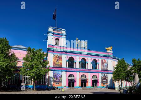 Palads Teatret, cinema, progettato da Andreas Clemmensen e Johan Nielsen (1918), decorato da Poul e Aase Gernes (1989); Copenaghen, Danimarca Foto Stock