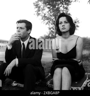 Titolo del film originale: LA NOTTE. Titolo inglese: NIGHT, the. Regista: MICHELANGELO ANTONIONI. Anno: 1961. PROTAGONISTI: JEANNE MOREAU, MARCELLO MASTROIANNI Foto Stock