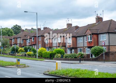 LONDRA - 10 GIUGNO 2024: Case residenziali a Lower Morden, Merton, a sud-ovest di Londra Foto Stock