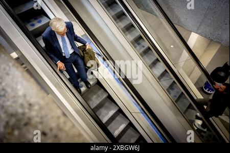 L'Aia, Paesi Bassi. 12 giugno 2024. L'AIA - il formateur Richard van Zwol lascia dopo i colloqui nell'area di formazione della camera dei rappresentanti. ANP ROBIN UTRECHT netherlands Out - belgio Out crediti: ANP/Alamy Live News Foto Stock