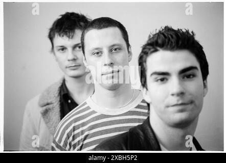 STEREOPHONICS, BACKSTAGE PORTRAIT, VERY YOUNG, 1997: The Stereophonics Original lineup full band in un mini-festival di St David's Day al Coal Exchange a Cardiff Bay, Galles, Regno Unito il 1° marzo 1997. Foto: Rob Watkins. INFO: Stereophonics, una band rock gallese, emerse negli anni '1990 come figure di spicco del rock britannico. Con la voce e i successi di Kelly Jones come "Dakota", hanno raggiunto il successo commerciale. La loro discografia riflette un diverso mix di generi rock, mostrando il loro fascino duraturo. Foto Stock