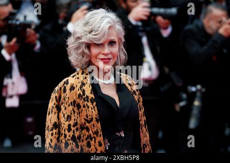 CANNES, FRANCIA - 14 MAGGIO: Jane fonda partecipa al tappeto di apertura al Festival de Cannes 2024, a Cannes, Francia (foto di Giovanna Onofri) Foto Stock