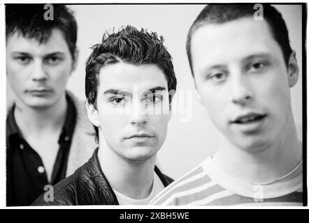 STEREOPHONICS, BACKSTAGE PORTRAIT, VERY YOUNG, 1997: The Stereophonics Original lineup full band in un mini-festival di St David's Day al Coal Exchange a Cardiff Bay, Galles, Regno Unito il 1° marzo 1997. Foto: Rob Watkins. INFO: Stereophonics, una band rock gallese, emerse negli anni '1990 come figure di spicco del rock britannico. Con la voce e i successi di Kelly Jones come "Dakota", hanno raggiunto il successo commerciale. La loro discografia riflette un diverso mix di generi rock, mostrando il loro fascino duraturo. Foto Stock