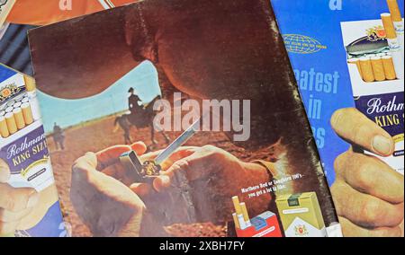 Viersen, Germania - 9 luglio. 2020: Visualizza su riviste di carta d'epoca con pubblicità del tabacco degli anni '60 Foto Stock