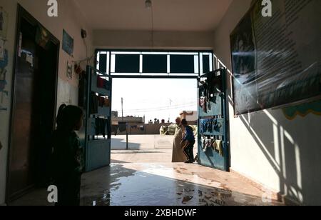 Una scuola ad al-Hasaka, nel nord-est della Siria, che viene utilizzata come campo per gli sfollati interni (IDP), 2019 Foto Stock