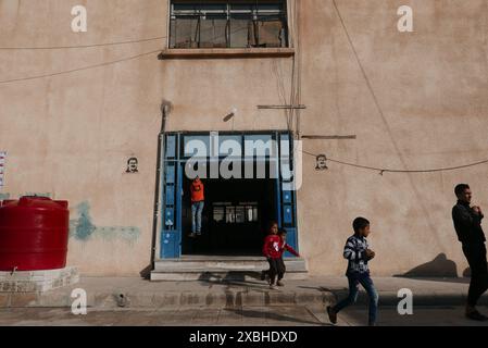 Una scuola ad al-Hasaka, nel nord-est della Siria, che viene utilizzata come campo per gli sfollati interni (IDP), 2019 Foto Stock