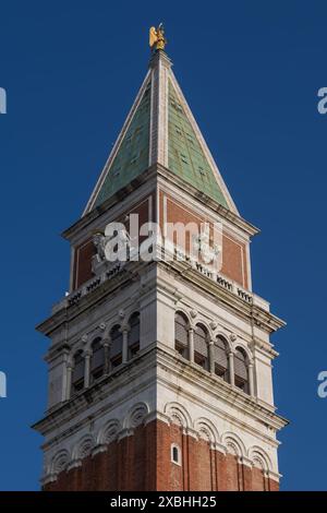 Venezia, Italia, Campanile di San Marco, campanile della Basilica di San Marco. Il campanile e la guglia disegnati da Giorgio Spavento nel 1489. Foto Stock