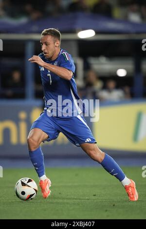 Empoli, Italia. 9 giugno 2024. L'italiano Davide Frattesi in azione durante l'amichevole 2024 tra Italia e Bosnia-Erzegovina allo Stadio Carlo Castellani - Sport, calcio - Empoli, Italia - domenica 8 giugno 2024 (foto di massimo Paolone/LaPresse) crediti: LaPresse/Alamy Live News Foto Stock