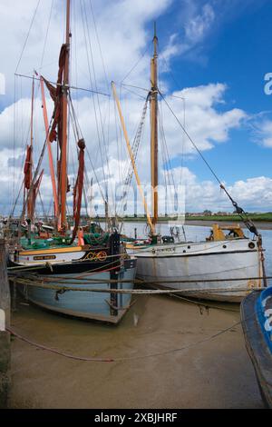 Maldon's iconicThames Sailing Barges a Hythe Quay Maldon Essex Inghilterra Foto Stock