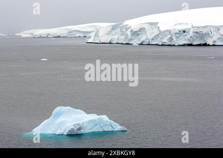 Iceberg, canale di Neumayer, arcipelago Palmer, Penisola Antartica, Antartide Foto Stock