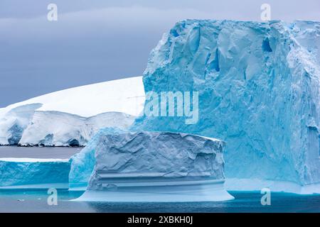 Iceberg, canale di Neumayer, arcipelago Palmer, Penisola Antartica, Antartide Foto Stock