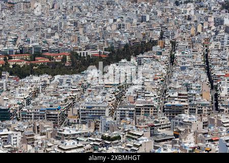 Vista del centro della città dal colle di Licabetto, Licavitto, mare di case con poca vegetazione, Atene, Grecia Foto Stock