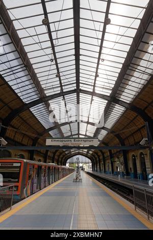 Stazione della metropolitana del Pireo, stazione storica atrio dal 1896, Atene, Attica, Grecia Foto Stock