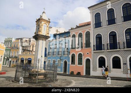 Vecchie residenze nel centro storico di salvador salvador salvador, bahia, brasile - 8 maggio 2023: Vista sulla facciata delle residenze nel quartiere di Santo Antonio Alem do Carmo nel centro storico della città di Salvador. SALVADOR BAHIA BRASILE Copyright: XJoaxSouzax 080523JOA021010 20240613 Foto Stock