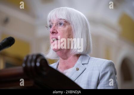 Washington, Vereinigte Staaten. 12 giugno 2024. Il senatore degli Stati Uniti Patty Murray (Democratico di Washington) parla in una conferenza stampa settimanale dopo il pranzo settimanale di politica del Senato nel Campidoglio degli Stati Uniti a Washington, DC, mercoledì 12 giugno 2024. Crediti: Annabelle Gordon/CNP/dpa/Alamy Live News Foto Stock