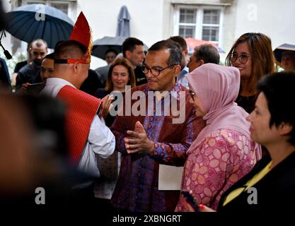 Non esclusiva: LEOPOLI, UCRAINA - 11 GIUGNO 2024 - Ambasciatore straordinario e plenipotenziario della Repubblica di Indonesia in Ucraina Arief Muhammad Bas Foto Stock