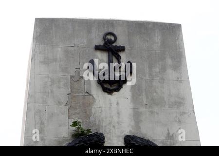 Non esclusivo: DNIPRO, UCRAINA - 11 GIUGNO 2024 - il monumento ai soldati russi che hanno partecipato alla difesa di Sebastopoli durante la guerra di Crimea Foto Stock