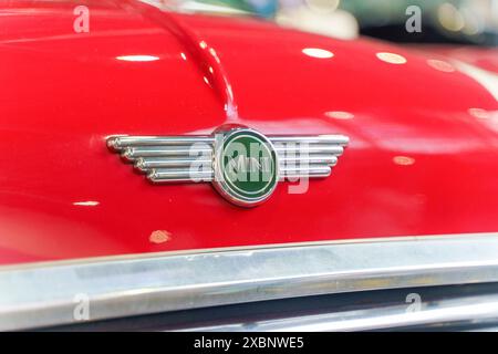 Londra, Regno Unito - 4 giugno 2024: Auto mini cooper. Industria automobilistica elettrica Mini cooper. Foto di alta qualità Foto Stock