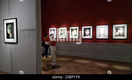 Palazzo Galliera, Museo francese della moda, mostra fotografica, Parigi, Francia Foto Stock