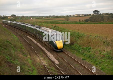 GWR (Great Western Railway) Intercity Express, da Penzance a London Paddington a Gwinear in Cornovaglia Foto Stock