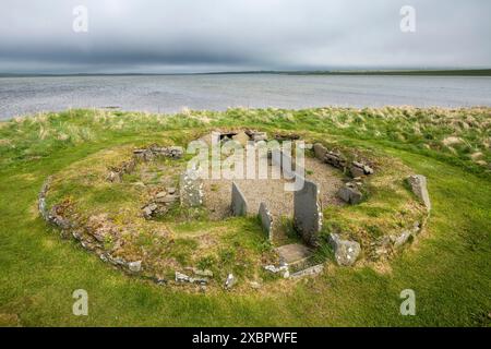 Insediamento neolitico di Barnhouse, vicino alle Standing Stones of Stenness, Isole Orcadi, Scozia Foto Stock