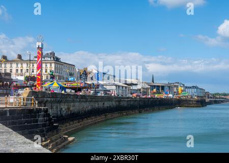 Vista sul lungomare e sul parco divertimenti di Bridlington, East Riding of Yorkshire, Inghilterra, Regno Unito Foto Stock