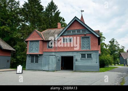 Edificio con scuderia di cavalli. Sede del sito storico nazionale Franklin D. Roosevelt. Springwood estate, Hyde Park, Stato di New York, Stati Uniti Foto Stock