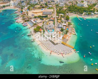 Veduta aerea della costa di Ksamil sul Mar Ionio nel sud dell'Albania Foto Stock